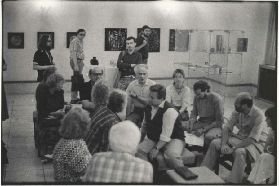 sedí zleva: Nina Dvořáková, Karel Holšeovský, Iloš Crhonek, K. Horáčková, Radek Horáček, P. Haimann